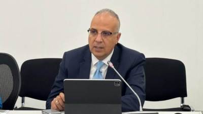 وزير الري يبحث توفير تقنيات حديثة في إدارة وتوزيع المياه