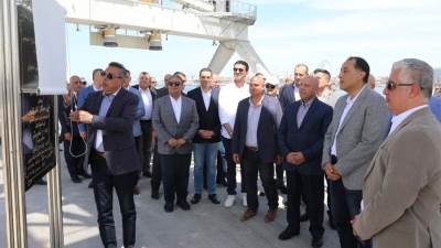 رئيس الوزراء يشهد افتتاح محطة الصب الجاف "أقماح" بميناء غرب بورسعيد