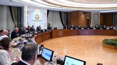 رئيس الوزراء يترأس اجتماع المجلس الأعلى لصناعة السيارات