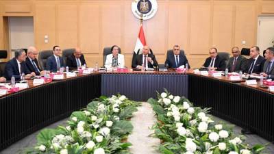 نائب رئيس مجلس الوزراء يترأس اجتماع المجموعة الوزارية للتنمية الصناعية