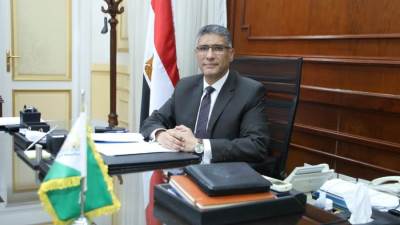 محافظ الجيزة: استلام 110 آلاف طن من القمح المحلي بمواقع التخزين بالصوامع