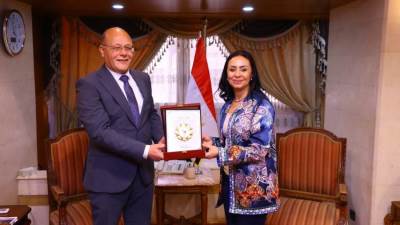 وزيرة التضامن الاجتماعي تلتقي رئيس جامعة سوهاج 