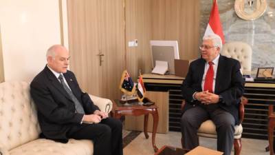 وزير التعليم العالي يبحث تعزيز التعاون مع سفير أستراليا بالقاهرة
