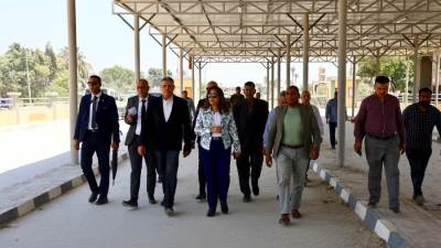 وزيرة التنمية المحلية تتفقد مشروعات المواقف والأسواق بمدينة الصف بالجيزة