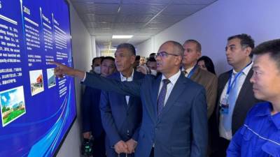 سيد إسماعيل يتفقد مصنع "شين شينج" الصيني لمواسير الدكتايل