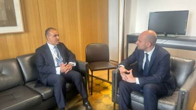 وزير الخارجية والهجرة يلتقى مع وزير خارجية فرنسا