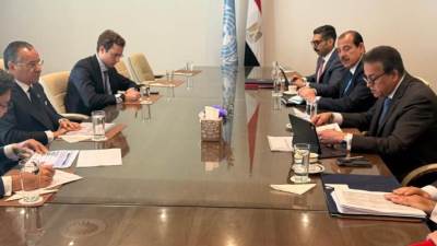 وزير الصحة والسكان يلتقى رئيس شركة GKSD القابضة للاستثمار