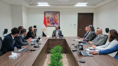 نائب وزير الإسكان يستقبل بعثة الوكالة الفرنسية للتنمية لبحث مجالات التعاون