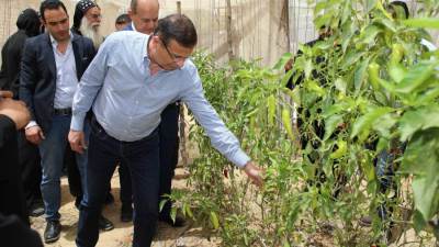 وزير الزراعة يتفقد المزارع والمشروعات الإنتاجية بدير مارمينا بالإسكندرية