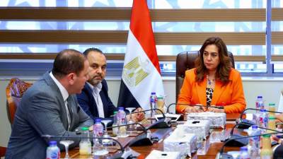 وزيرة التنمية المحلية تتابع الاستعدادات الخاصة بعقد مؤتمر المسئولية المجتمعية والسكن الكريم