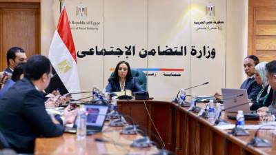 وزيرة التضامن الاجتماعي تجتمع مع الإدارة العامة لإدارة الأصول وتنمية الموارد بالوزارة