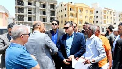 وزير الإسكان يتفقد المحاور والطرق الرئيسية بالعاصمة الإدارية والقاهرة الجديدة