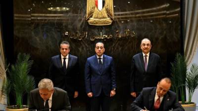 مدبولي يشهد توقيع شراكة مصرية أمريكية لتصنيع وتصدير أدوية ومكملات غذائية