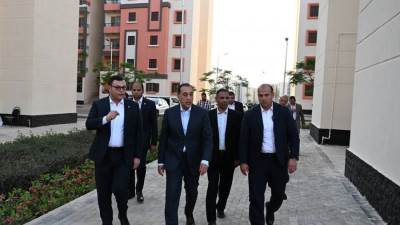 رئيس الوزراء يتفقد عددا من المشروعات الجاري تنفيذها بحدائق العاصمة
