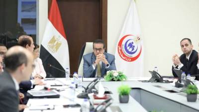 وزير الصحة يناقش خطة التأمين الطبي استعداداً لعيد الأضحى المبارك