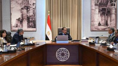 رئيس الوزراء يتابع الموقف التنفيذي لمشروع تطوير منظومة زيارة أهرامات الجيزة