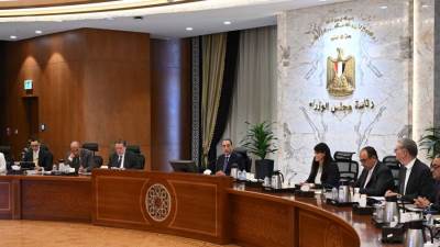 رئيس مجلس الوزراء يترأس لجنة الطروحات الحكومية