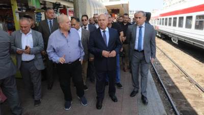  وزير النقل يقوم بجولة تفقدية بمحطة سكك حديد مصر برمسيس