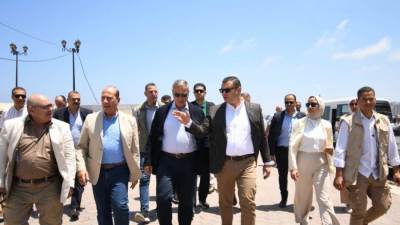 وزير الإسكان ومحافظ الإسكندرية يتفقدان مشروع توسعة وتطوير كورنيش الإسكندرية