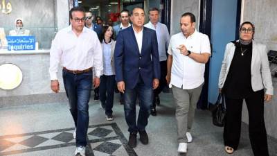 رئيس الوزراء يتفقد مستشفى وادي النطرون التخصصي