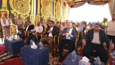 وزير الإسكان يتابع مع محافظ كفر الشيخ مشروعات حياة كريمة المحافظة