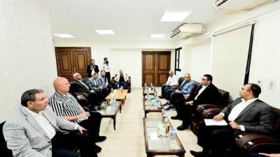 وزير الإسكان ومحافظ المنيا يعقدان اجتماعا مع نواب البرلمان بمحافظة المنيا