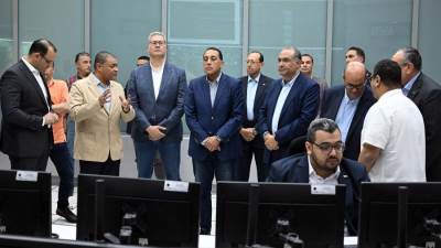 رئيس الوزراء يتابع جاهزية شبكة الغاز الطبيعي وتأمين الإمدادات من مركز التحكم