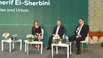 وزير الإسكان يشارك في الجلسة الافتتاحية لملتقى بناة مصر