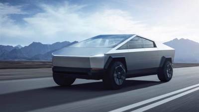 سعر تسلا سايبر تراك 2025 في الإمارات (صور)