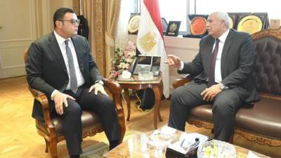 وزير الإسكان ومحافظ الوادي الجديد يبحثان عددًا من ملفات التعاون المشترك