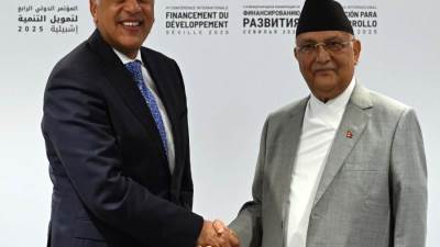 رئيس الوزراء يلتقي رئيس وزراء نيبال 