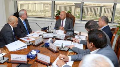 وزير النقل يبحث مع "الستوم" خطوات تنفيذ الخط السادس للمترو