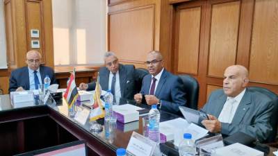 نائب وزير الإسكان يتابع تحديث أكواد مياه الشرب والصرف الصحي