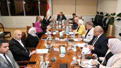 وزير الإسكان يتابع موقف مبادرتي بيتك في مصر وبيت الوطن للمصريين بالخارج