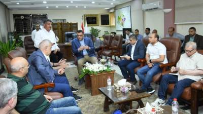 وزير الإسكان يتابع سير العمل بجهاز مدينة السادات