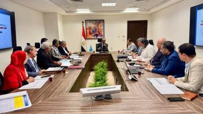 سيد إسماعيل يتابع موقف مشروعات مياه الشرب والصرف الصحى على مستوى الجمهورية