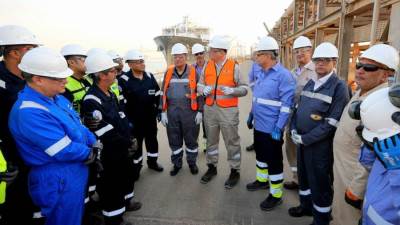 وزير البترول يتفقد مينائي سوميد وسونكر 