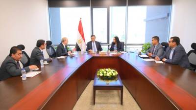 وزيرا التضامن والزراعة يبحثان إقامة معرض لدعم وتمكين المرأة الريفية اقتصادياً