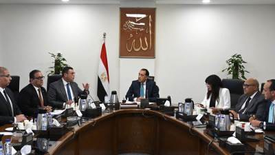 رئيس الوزراء يتابع موقف تسليم الوحدات السكنية لموظفين العاصمة الإدارية الجديدة