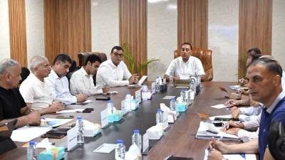 رئيس الوزراء يستعرض موقف مشروعي مدن رأس وشمس الحكمة