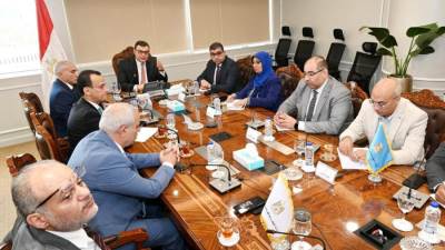 الشربيني يتابع مع شركة توريك مشروعات الشراكة والمبيعات والتسويق