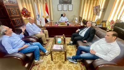 مسئولو مدينة السويس الجديدة يستقبلون وفدا من شركة السويس للبترول