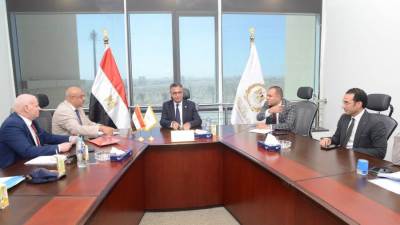 وزير التموين يلتقي بعدد من أعضاء مجلسي النواب والشيوخ