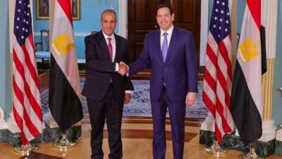 وزير الخارجية والهجرة يلتقي وزير الخارجية الأمريكي