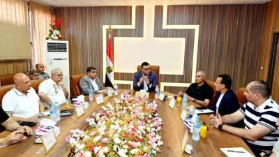 وزير الإسكان يعقد اجتماعًا بمقر جهاز برج العرب الجديدة