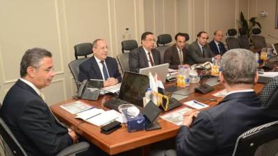 وزير التموين يناقش خطط تطوير منظومة العمل داخل شركات المضارب بـ3  مدن