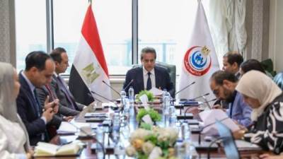 وزير الصحة يوجه بتفعيل لجنة تحديث قوائم الأدوية المتغيرة