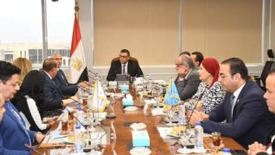 وزير الإسكان يلتقي وفدًا من الجالية المصرية في الولايات المتحدة الأمريكية