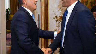 وزير الخارجية يستقبل نقيب الصحفيين لتعزيز سبل التعاون المشترك