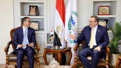 رئيس "التنظيم والإدارة" ووزير الاستثمار يبحثان تعزيز التعاون المشترك